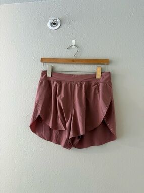 Lululemon “Fast and Free” Women's Mauve Layered Running Shorts - size 6 - RARE